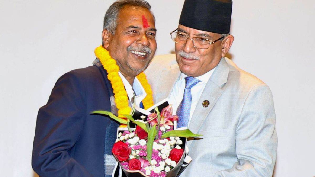 प्रधानमन्त्री दाहालद्वारा नवनिर्वाचित उपराष्ट्रपति यादवलाई बधाई तथा शुभकामना